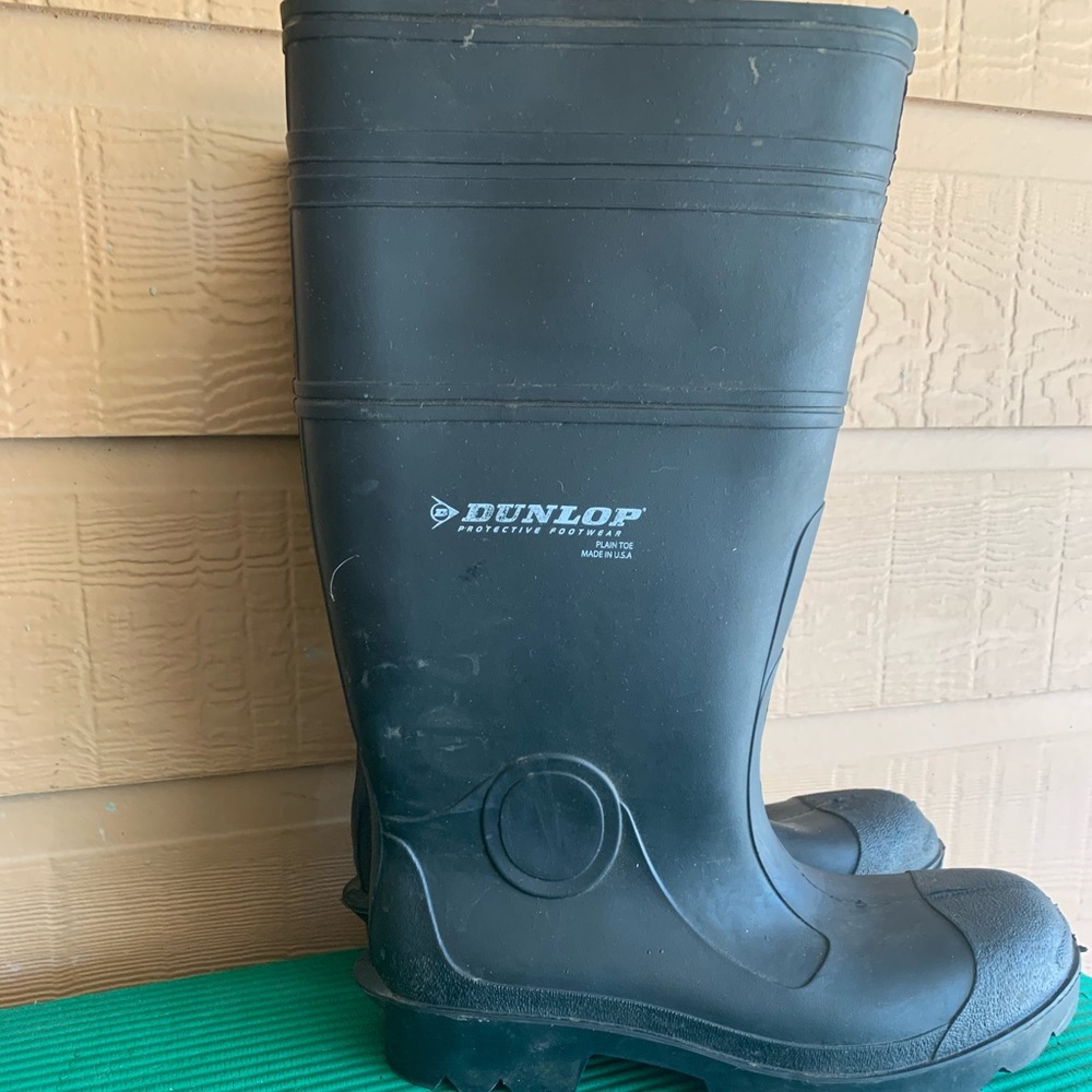 Dunlop plain toe rain guard boots